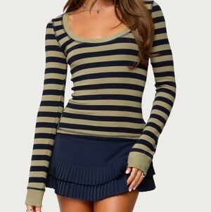 Brand New Ladies Top By Edikted Size Small